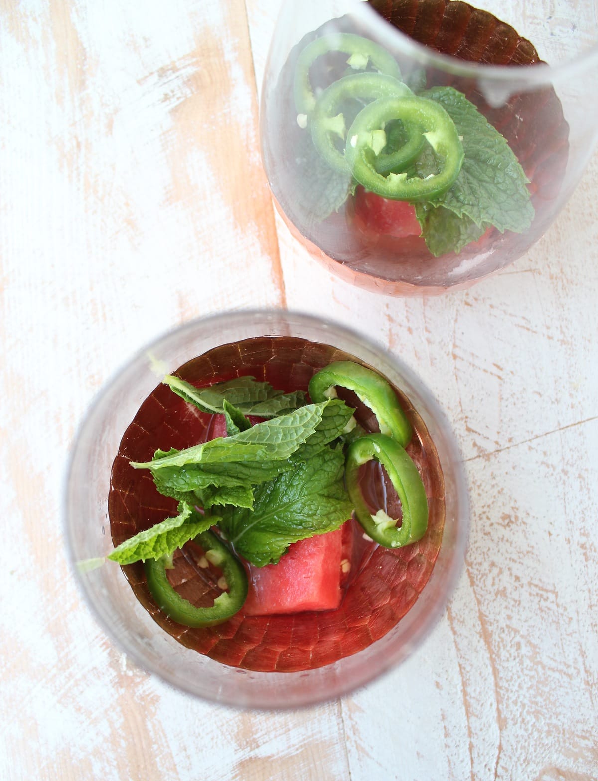 https://whitneybond.com/2015/07/02/watermelon-jalapeno-mojito-recipe/watermelon_jalapeno_mojito_recipe_2/