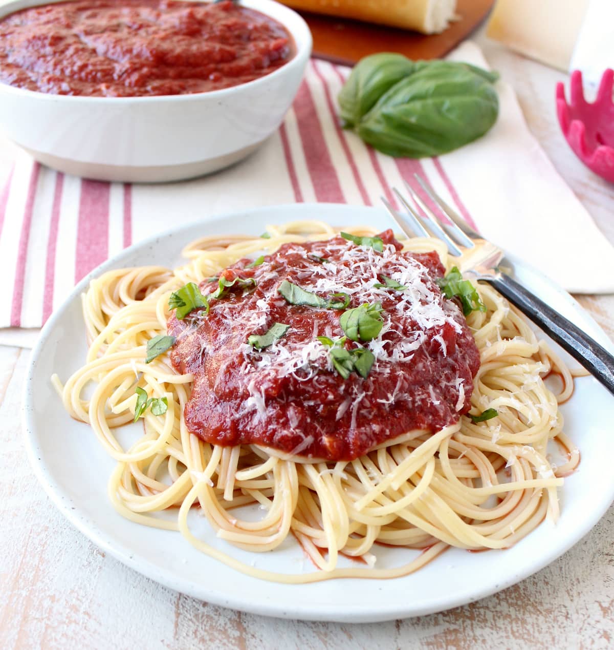 Easy Spaghetti Sauce Recipe (30 minutes) - The Food Charlatan