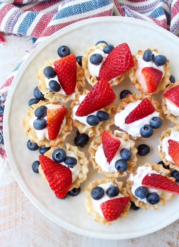 Berry Cream Fillo Baskets are a deliciously simple dessert, made in only 10 minutes, they're perfect for Memorial Day, 4th of July or Summer BBQ's! 