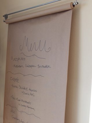 menu, hanging menu, menu wall, scrolling menu, how-to, restaurant menu, menu in Italian