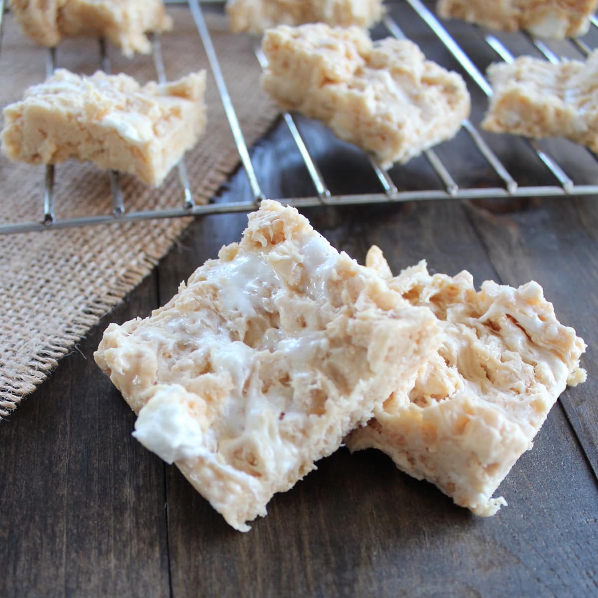 Hawaiian Host Whole Macadamia White Chocolate Crunch