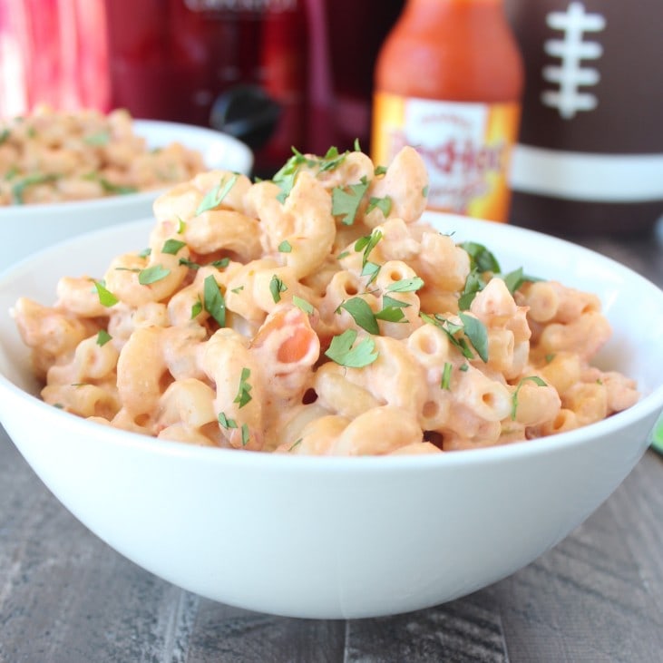 macaroni and cheese in white bowl