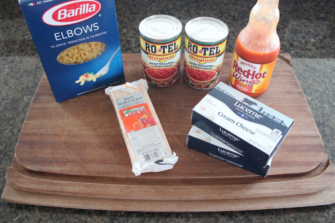 ingredients for buffalo macaroni and cheese