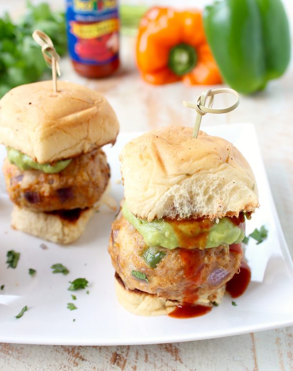 You're going to love these fajita meatball sliders on hawaiian rolls with pepper jack cheese & creamy guacamole! They're easy to make in under 30 minutes!