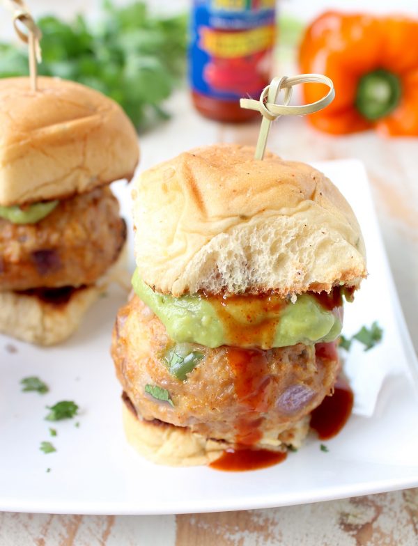 You're going to love these fajita meatball sliders on hawaiian rolls with pepper jack cheese & creamy guacamole! They're easy to make in under 30 minutes!