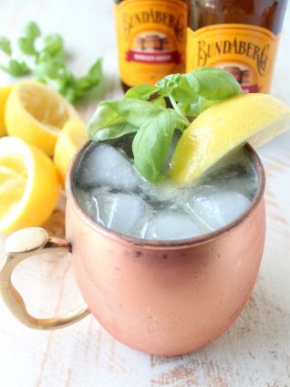 This easy ginger lemonade recipe can be served as a mocktail, or with vodka as a cocktail, it's so refreshing and perfect for warm summer days!