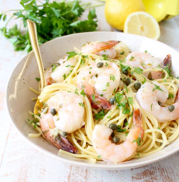 In just one pot and 20 minutes, whip up this delicious shrimp piccata pasta cooked in a scrumptious lemony, garlic, white wine sauce!