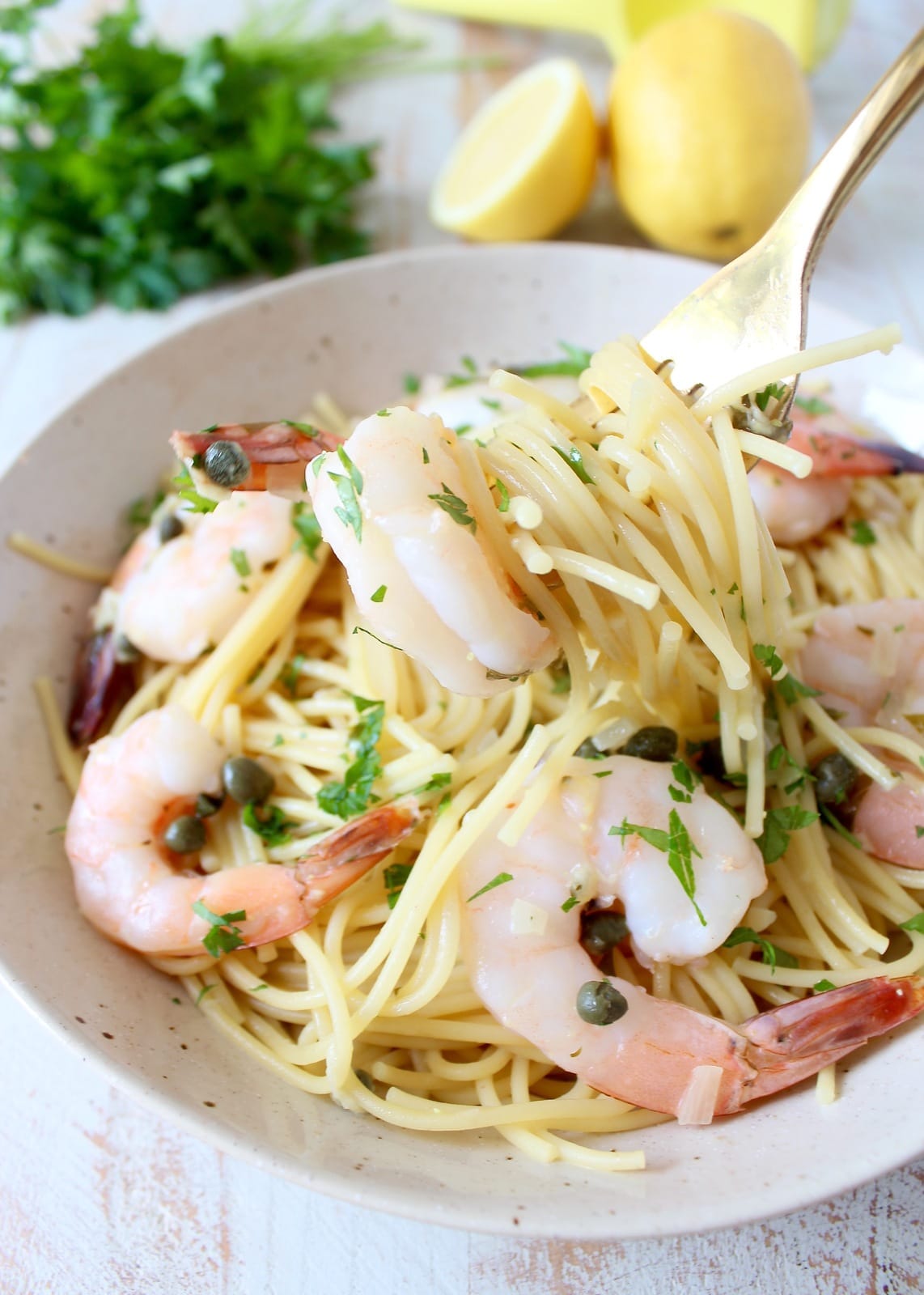 In just one pot and 20 minutes, whip up this delicious shrimp piccata pasta cooked in a scrumptious lemony, garlic, white wine sauce!