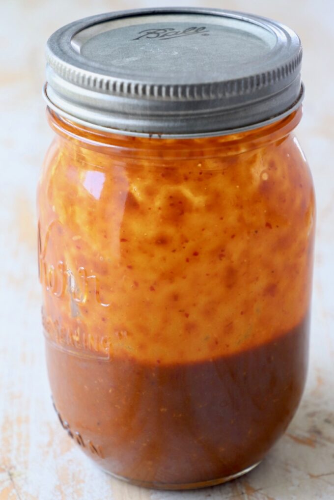 pad thai sauce in mason jar with lid