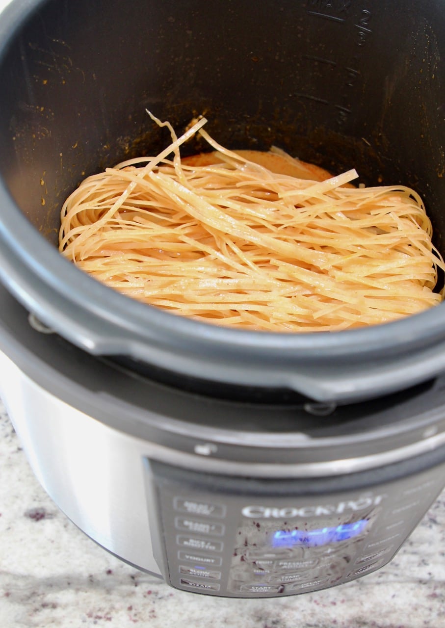 Rice noodles and peanut sauce in the crock pot express crock multi cookier