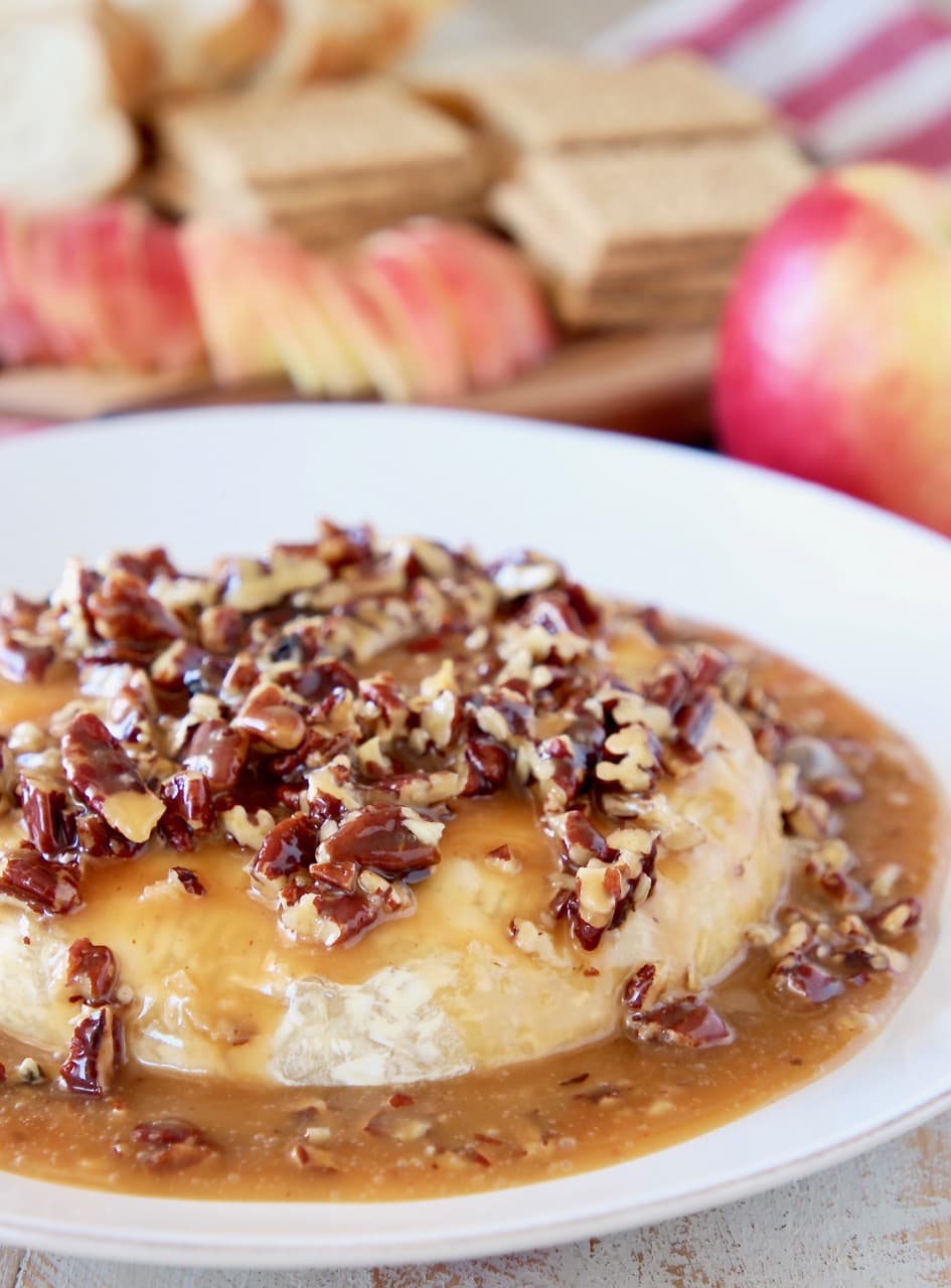 Easy Baked Brie Recipe With Salted Caramel Pecans