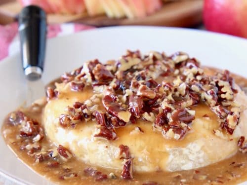 Kahlua Caramel Baked Brie - 4 Ingredients! - That Skinny Chick Can