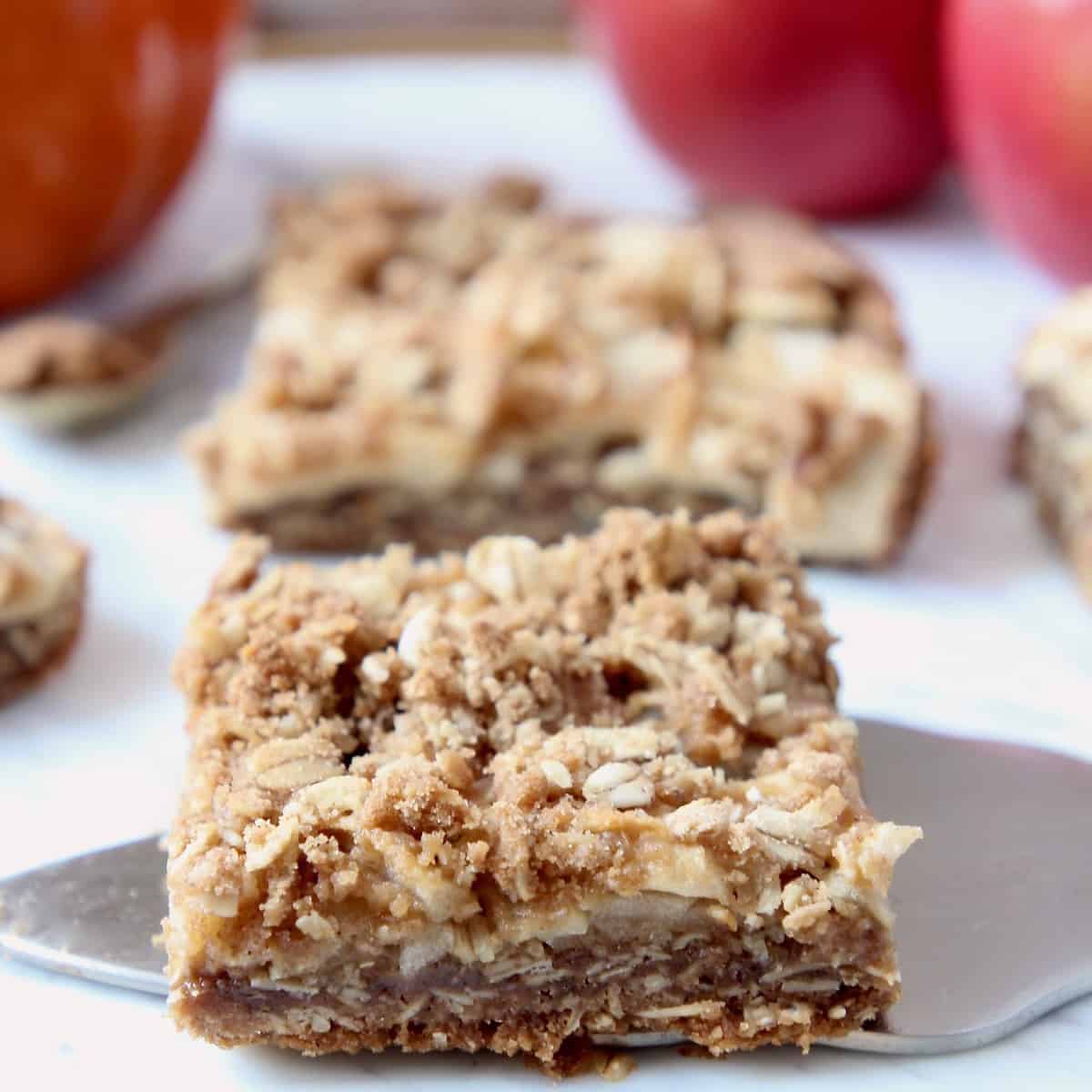 Apple Oatmeal Bars with Pumpkin Spice