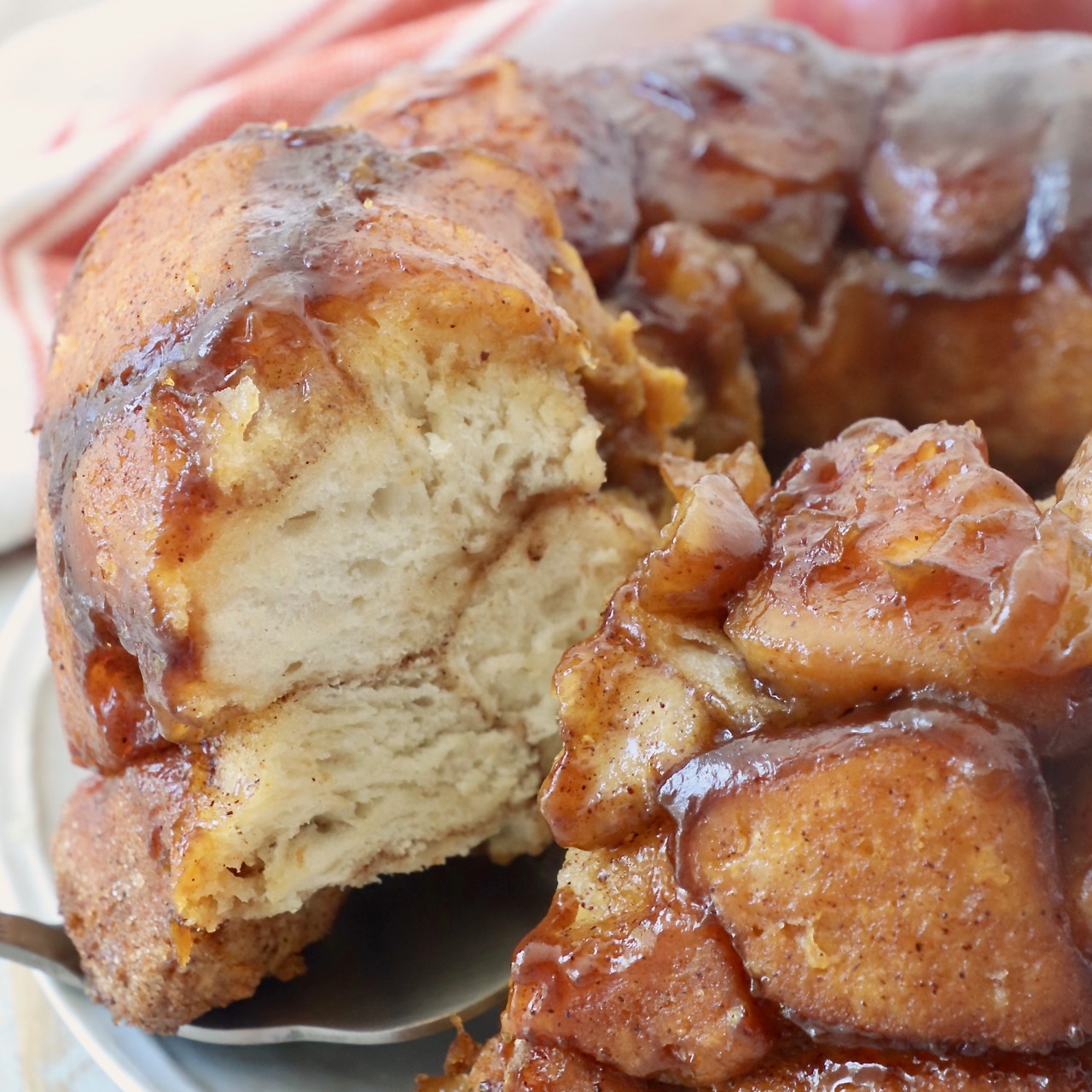 Apple Monkey Bread Crockpot Recipe - Yummy! - That Skinny Chick