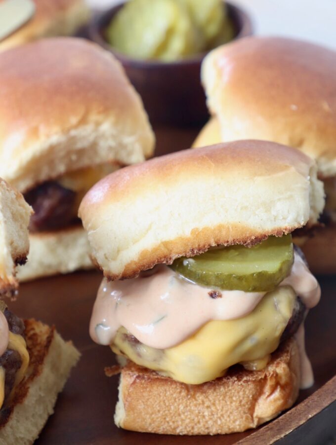 cheeseburger slider with burger sauce and pickles