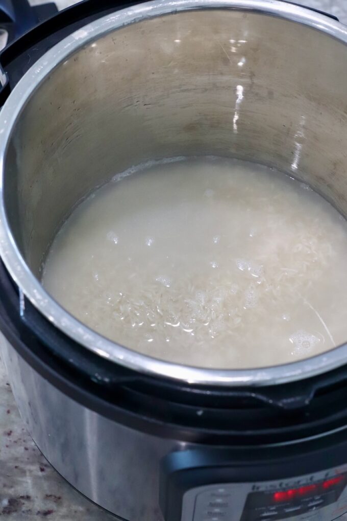 rice covered in water in Instant Pot