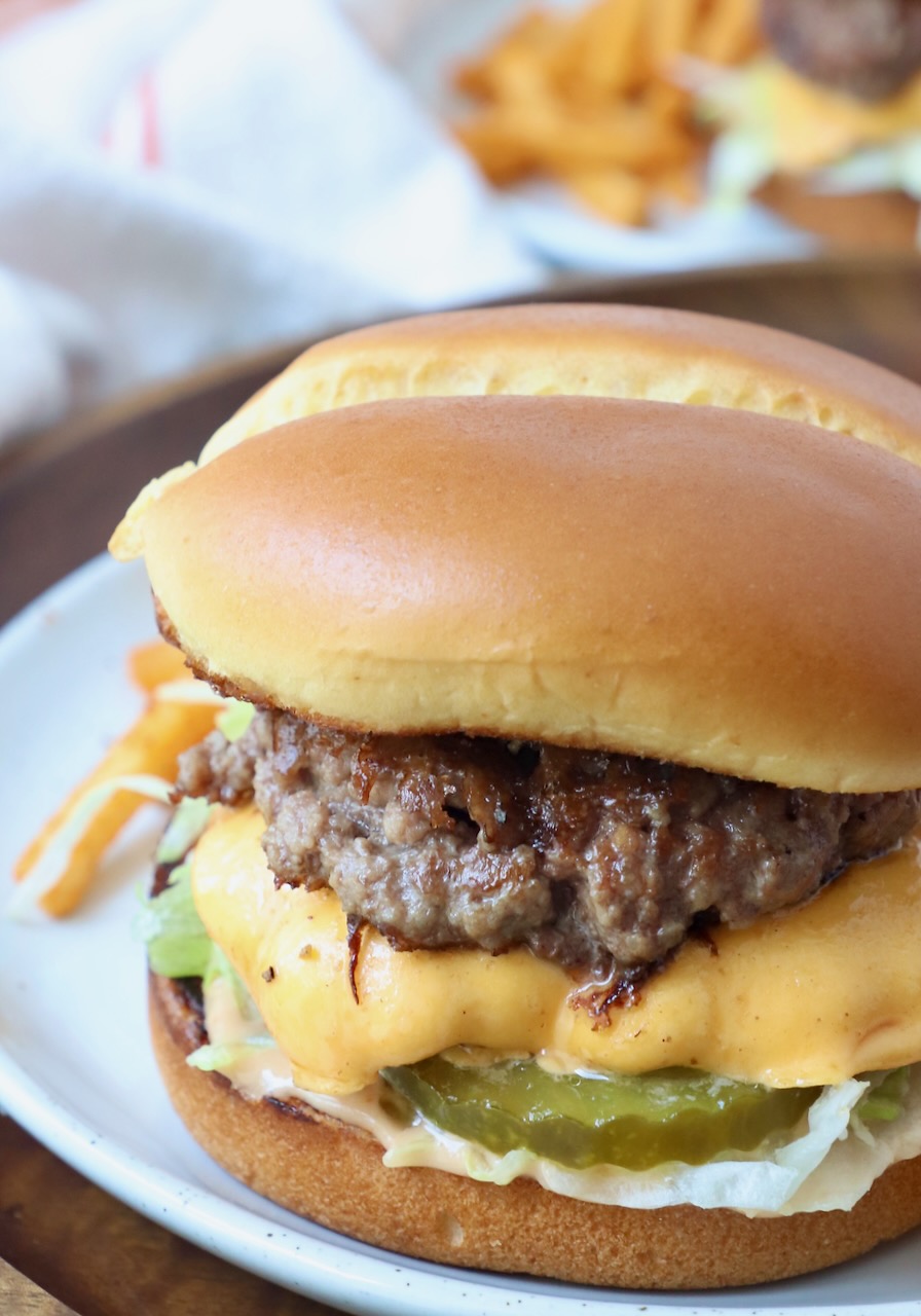 Smash Burger Recipe with Easy Sauce (VIDEO) 