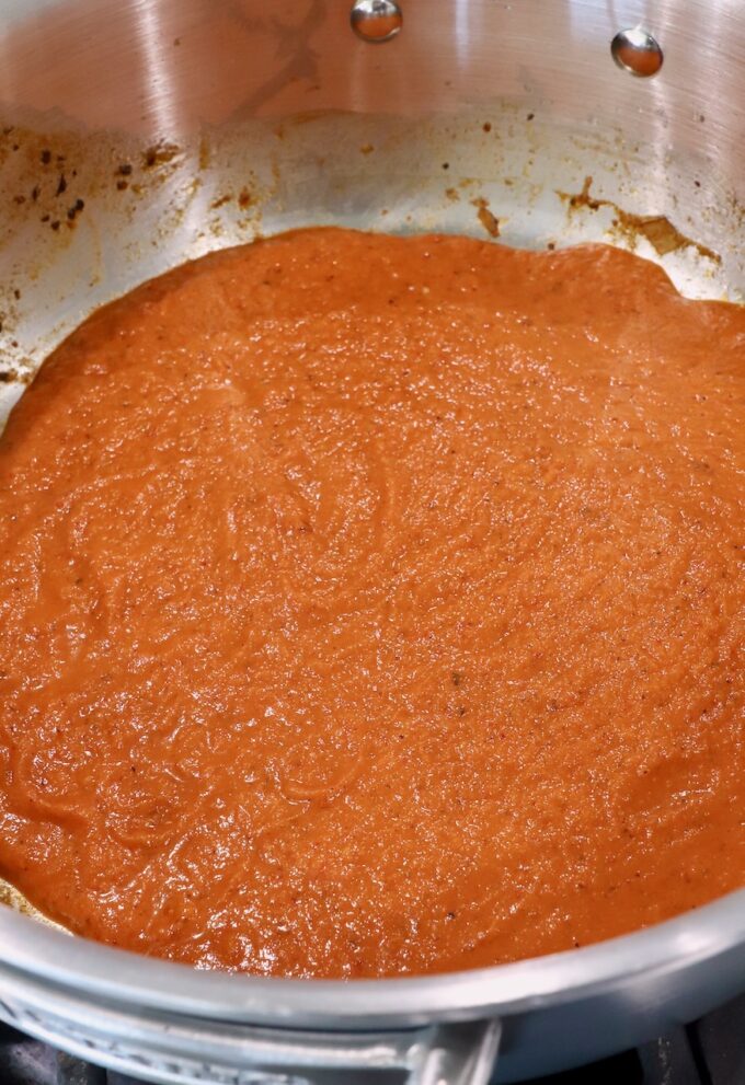 tinga sauce in pan on the stove