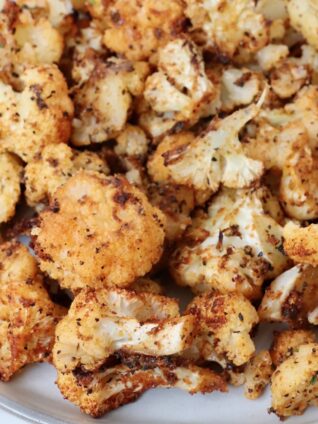 seasoned roasted cauliflower on a plate