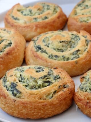 spinach pinwheels on a plate